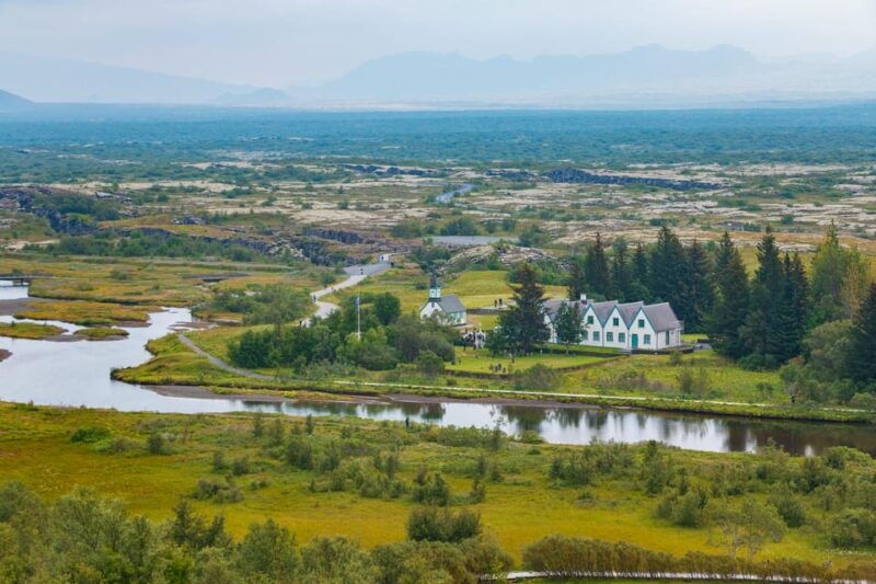reykjavik-golden-circle-crater-blue-lagoon-minibus-tour
