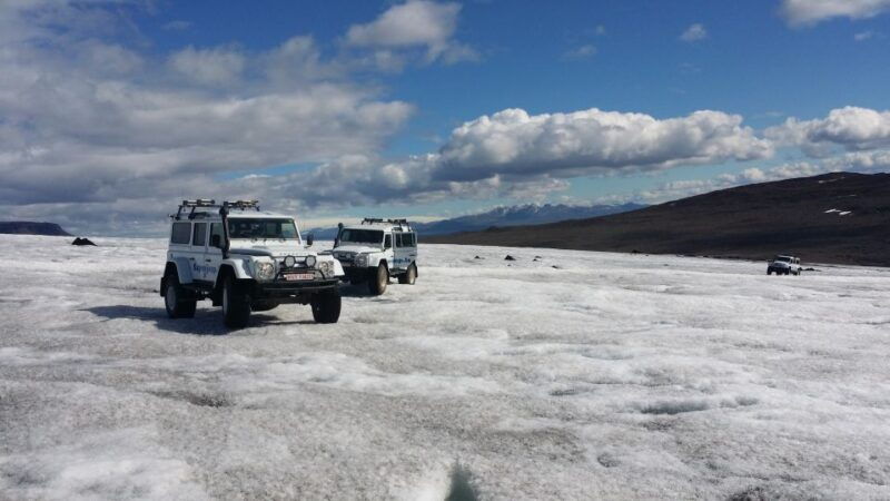 reykjavik-golden-circle-langjokull-glacier-on-a-jeep