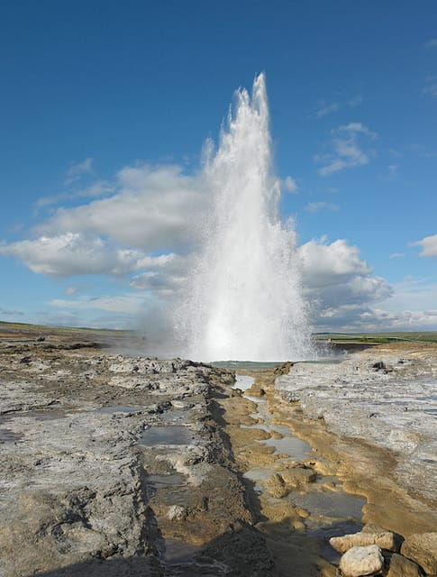 reykjavik-golden-circle-super-jeep-and-snowmobiling-tour