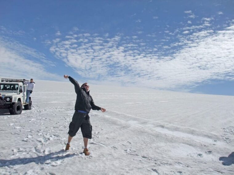 reykjavik-golden-circle-super-jeep-and-snowmobiling-tour