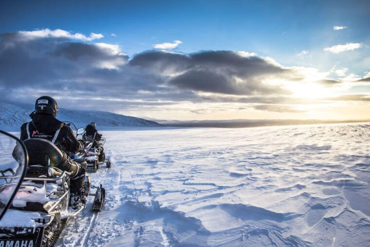reykjavik-golden-circle-super-jeep-and-snowmobiling-tour