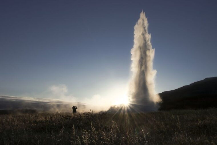 reykjavik-golden-circle-tomato-farm-and-kerid-crater-tour