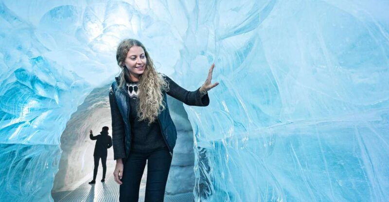 reykjavik-golden-circle-tour-perlan-museum-tour