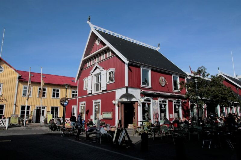 reykjavik-guided-city-walking-tour