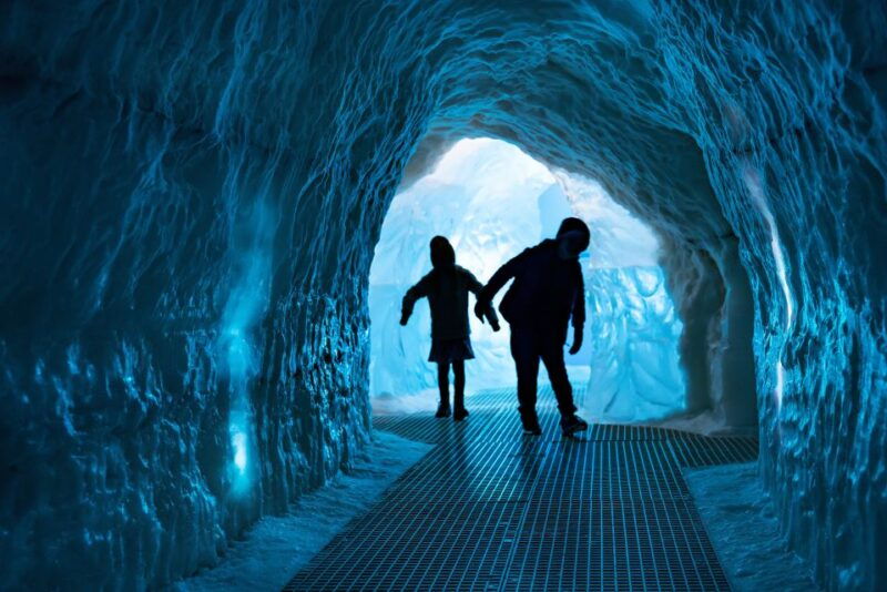 reykjavik-hop-on-hop-off-bus-and-perlan-museum-entry-ticket