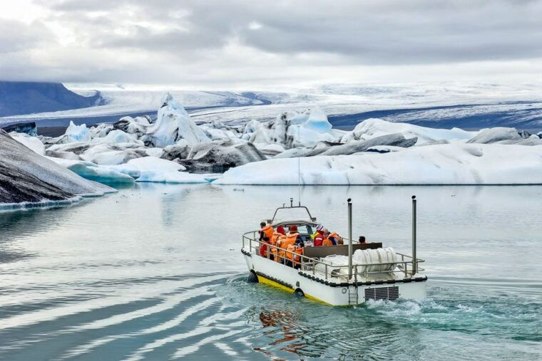reykjavik-jokulsarlon-glacier-lagoon-full-day-guided-trip