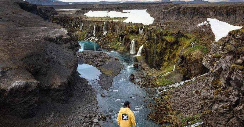 reykjavik-landmannalaugar-hike-w-photos-valley-of-tears