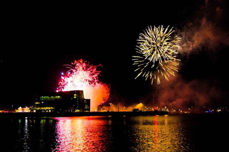 reykjavik-new-years-eve-fireworks-cruise