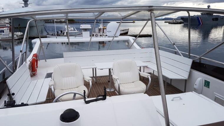 reykjavik-new-years-eve-northern-lights-yacht-cruise