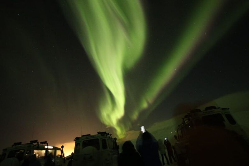 reykjavik-northern-lights-experience-by-superjeep