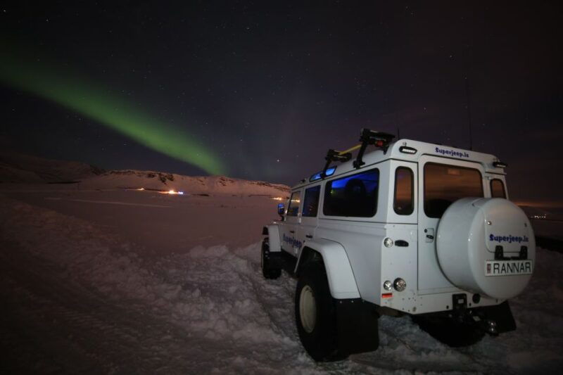 reykjavik-northern-lights-experience-by-superjeep