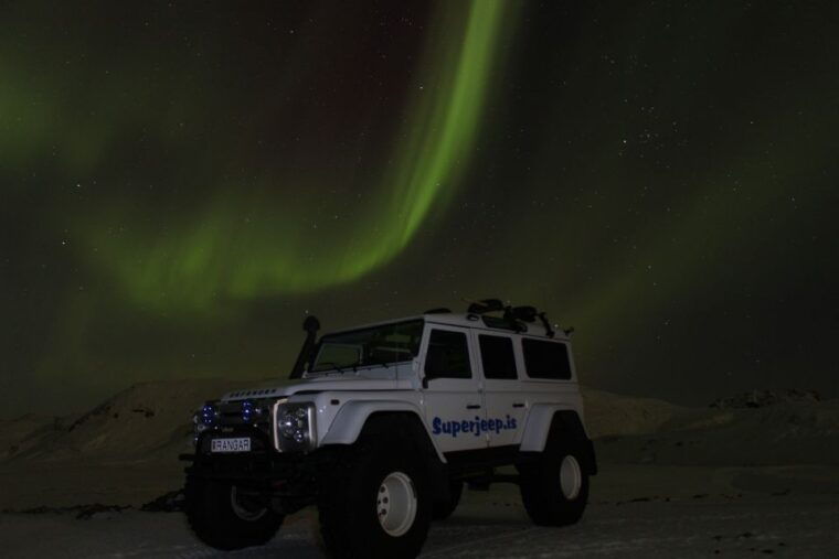 reykjavik-northern-lights-experience-by-superjeep