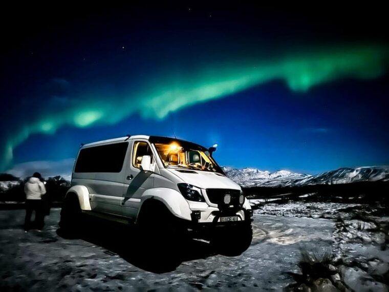 reykjavik-northern-lights-super-jeep-tour