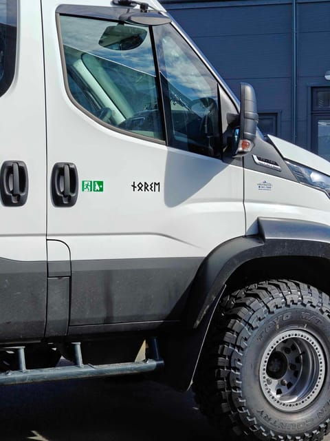 reykjavik-northern-lights-superjeep-local-icelandic-guide