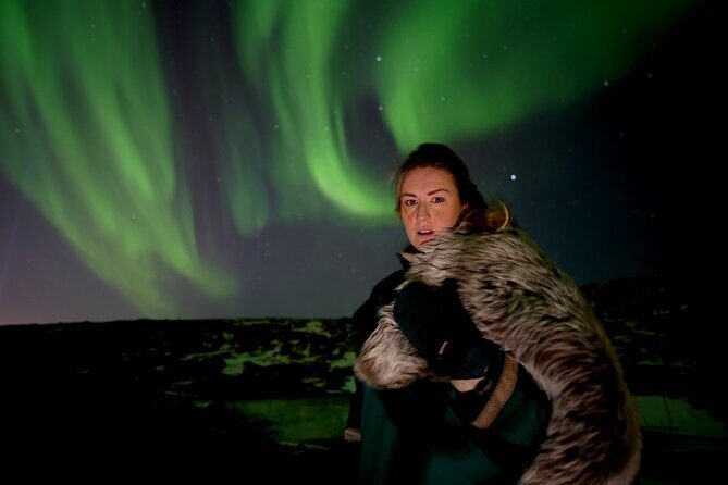 Reykjavik: Northern Lights Tour - Pro Aurora Photos - Small Group - Analyzing the Cost & Experience