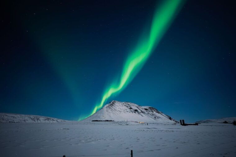 reykjavik-northern-lights-tour-with-private-photographer
