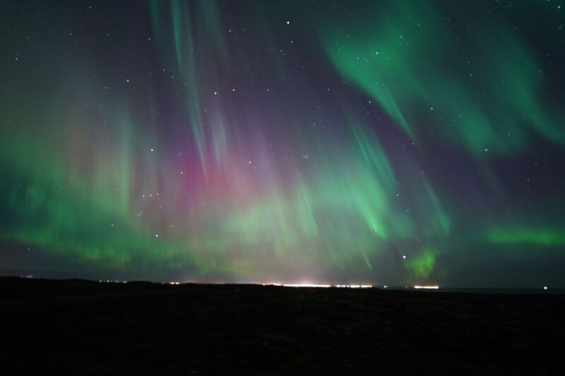 reykjavik-premium-northern-lights-tour-with-free-photos