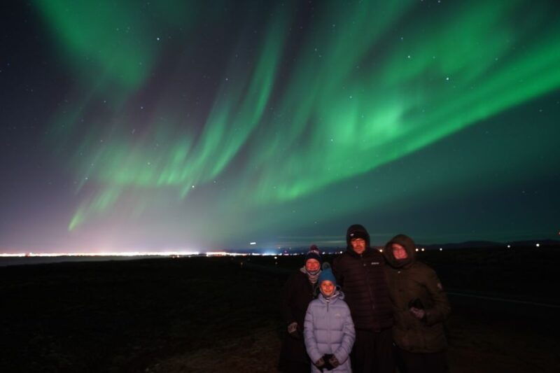 reykjavik-premium-northern-lights-tour-with-free-photos
