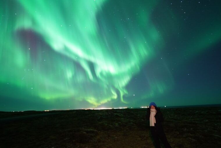 reykjavik-premium-northern-lights-tour-with-free-photos
