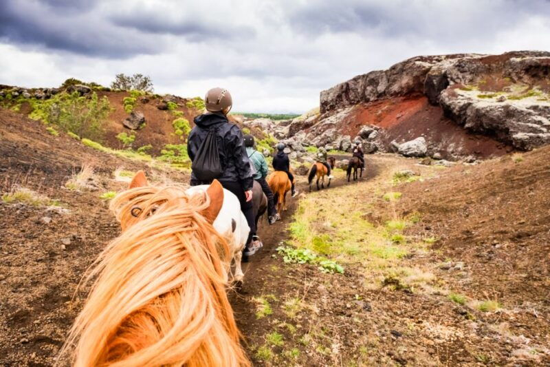 reykjavik-red-lava-horse-riding-tour