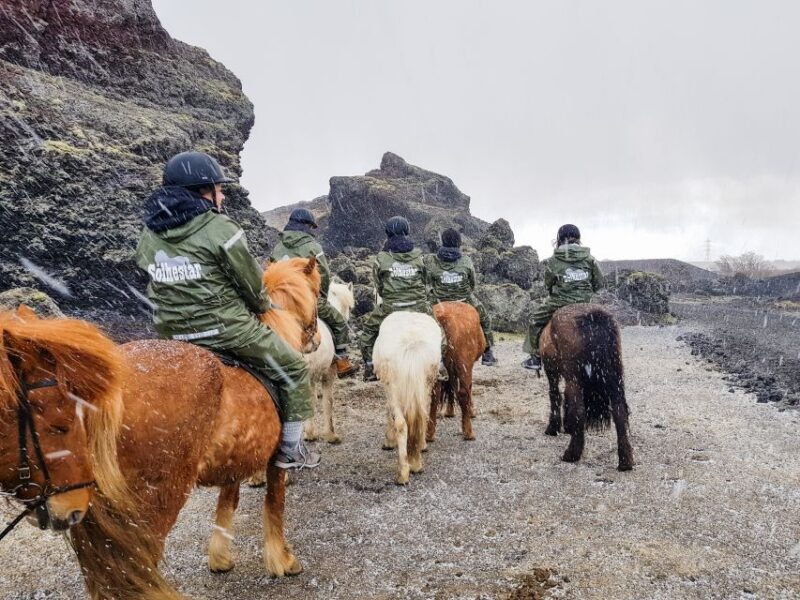 reykjavik-red-lava-horse-riding-tour