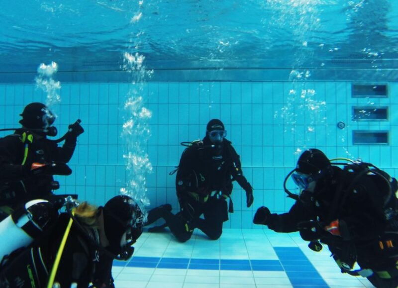 reykjavik-silfra-fissure-diving-with-optional-pickup