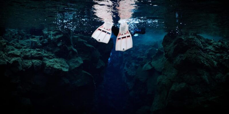 reykjavik-silfra-fissure-snorkeling-between-two-continents