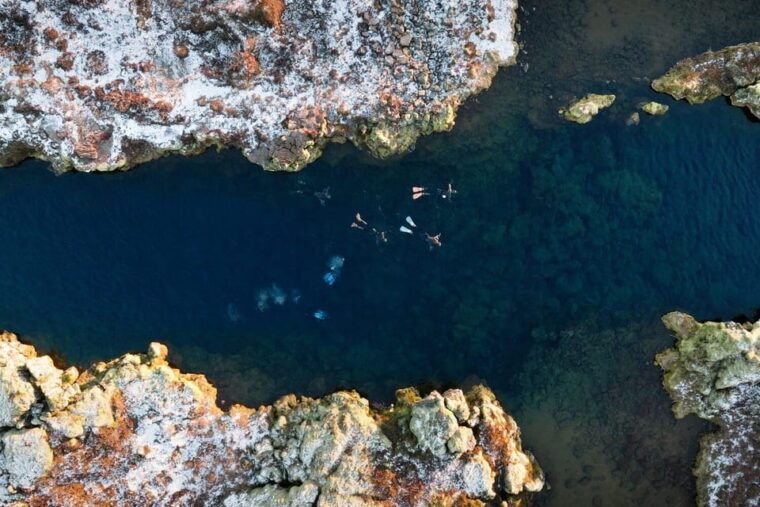 reykjavik-silfra-fissure-snorkeling-between-two-continents