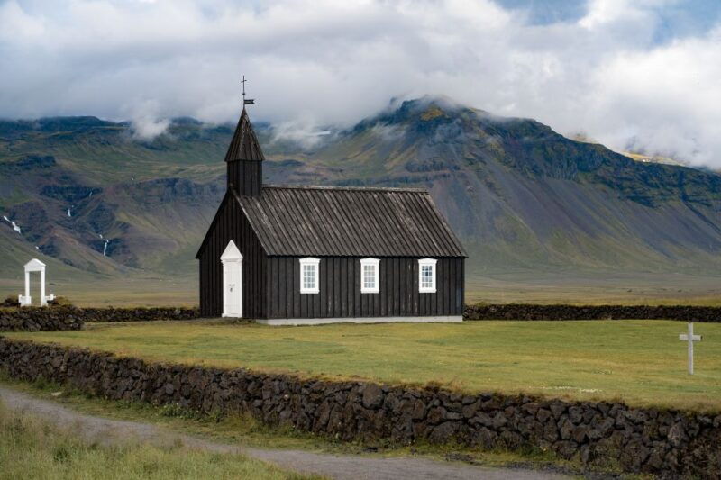 reykjavik-snaefellsnes-mt-kirkjufell-guided-minibus-tour