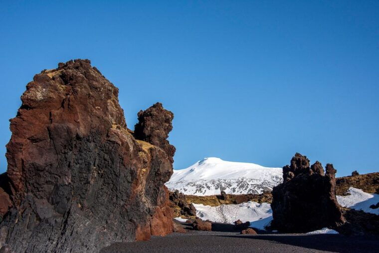 reykjavik-snaefellsnes-mt-kirkjufell-guided-minibus-tour