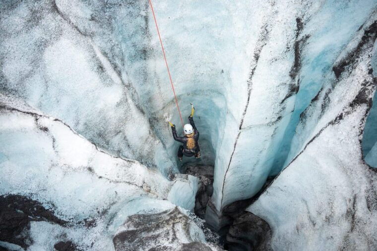 reykjavik-solheimajokull-glacier-hiking-ice-climbing-trip
