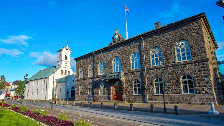 reykjavik-the-icelandic-woman-private-walking-tour
