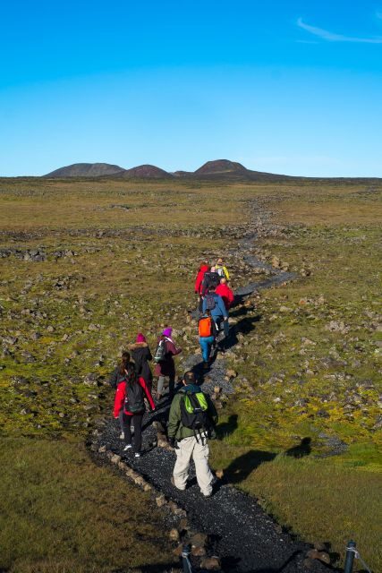 Reykjavik: Thrihnukagigur Volcano Guided Hiking Day Trip - Inside the Volcano: What You Can Expect