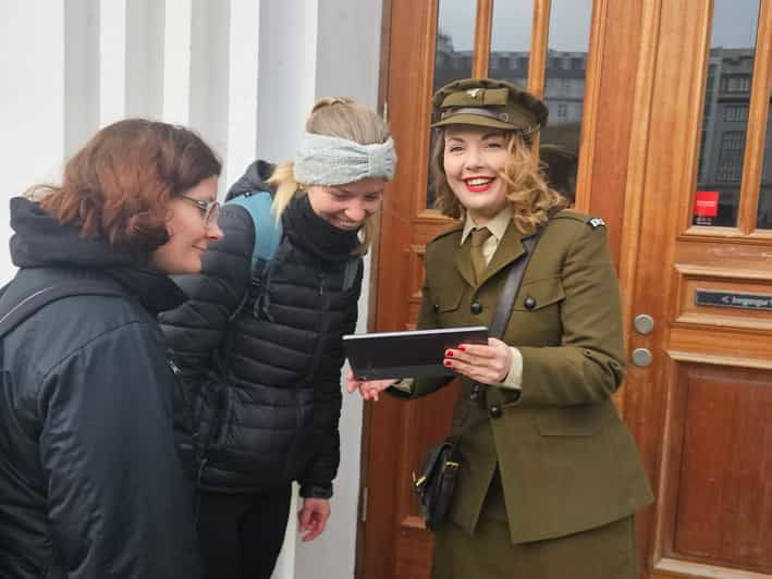 reykjavik-wwii-history-tour-with-a-1940s-british-officer