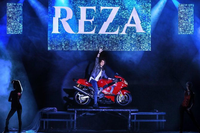 reza-edge-of-illusion-show-in-branson