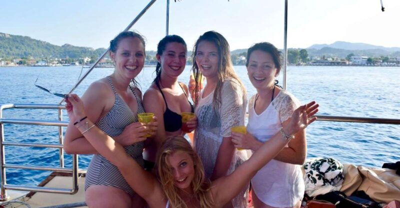 rhodes-boat-party-cruise-with-live-dj