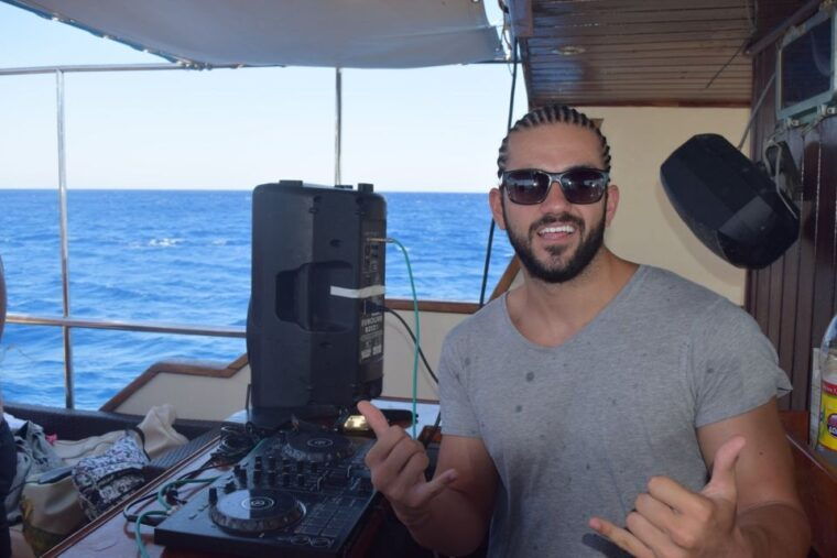 rhodes-boat-party-cruise-with-live-dj