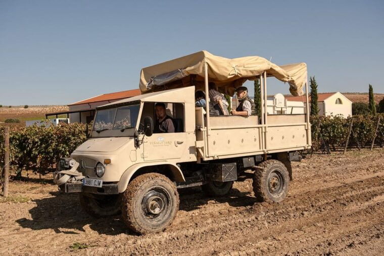 ribera-del-duero-experience-vineyard-and-4x4-mountain-aperitif-and-tasting