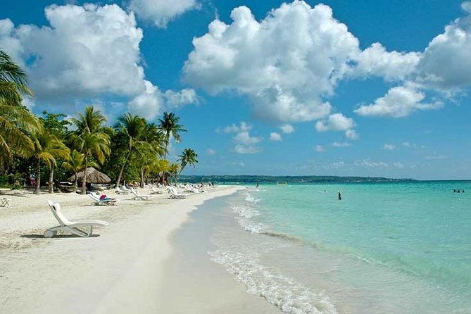 ricks-cafe-and-seven-mile-beach-private-tour