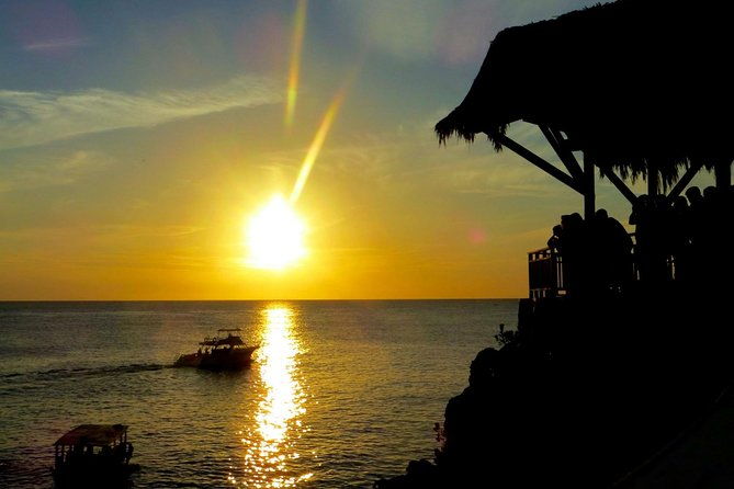 ricks-cafe-and-seven-mile-beach-private-tour