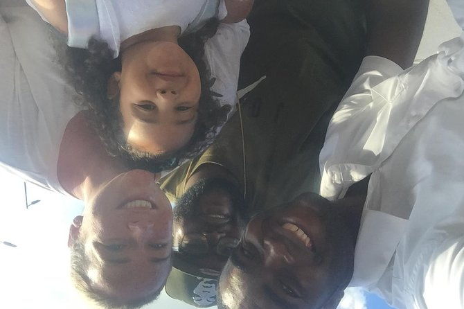 ricks-cafe-shopping-2