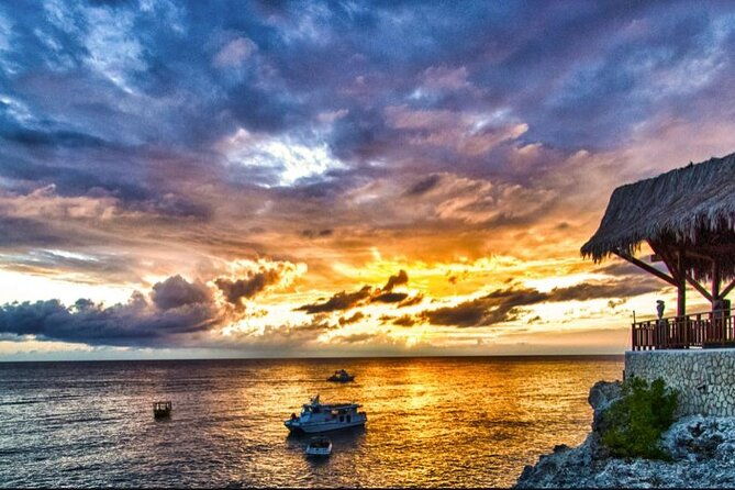 ricks-cafe-sunset-cruise