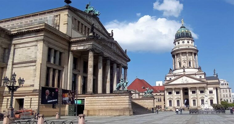 rickshaw-private-driver-shared-guide-berlin-highlights