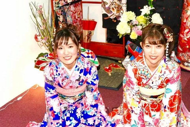 ride-a-rickshaw-wearing-a-kimono-in-asakusa-enjoy-authentic-traditional-culture