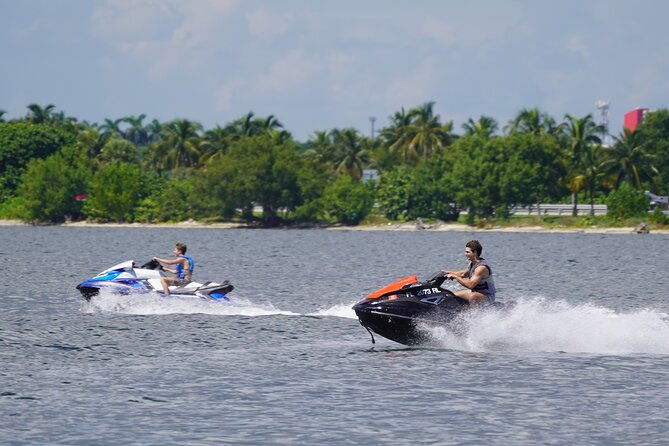 ride-the-waves-of-miami-bay-with-brand-new-jet-skis