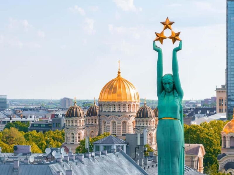 Riga: City Introduction Walking Tour with a Local Guide - Exploring Riga in 2 Hours: What to Expect