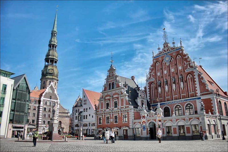 Riga Classical Old Town 2-Hour Walking Tour - Key Points