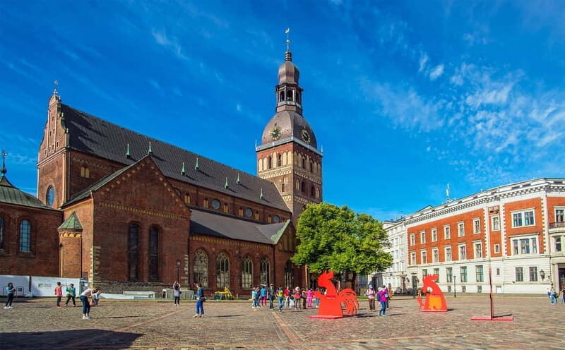Riga: Guided Old Town Walking Tour - Key Points