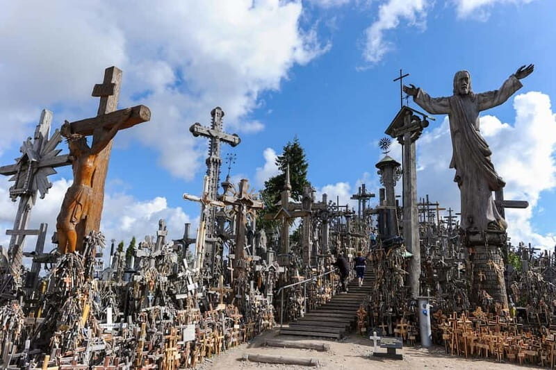 Riga: Hill of Crosses, Rundle Palace, & Bauska Castle Tour - Key Points