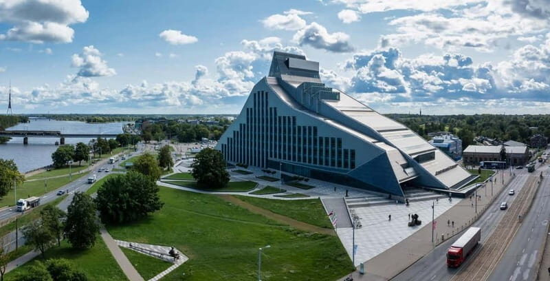 Riga: Insta-Perfect Walk with a Local - A Practical Guide to the Riga Insta-Perfect Walk with a Local